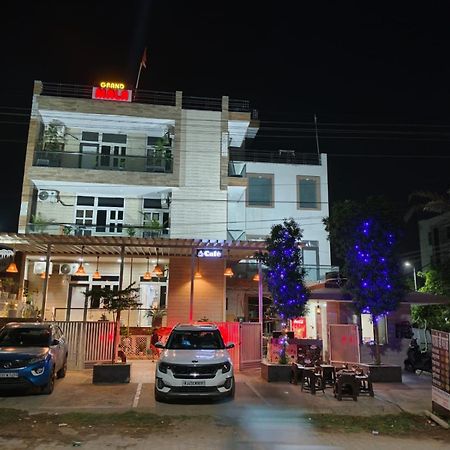 Hotel Grand Mala ชัยปุระ ภายนอก รูปภาพ